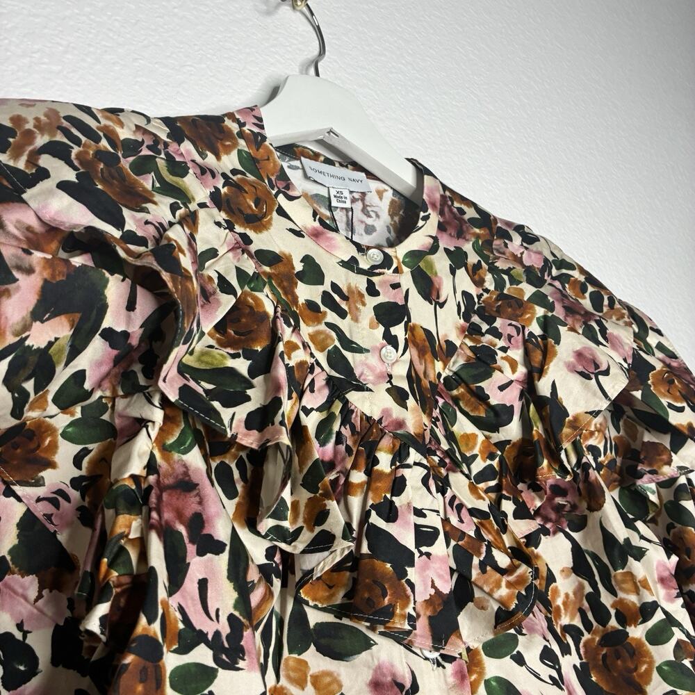 Something Navy Floral Ruffle Blouse in Cream XS NWT - Picture 3 of 13